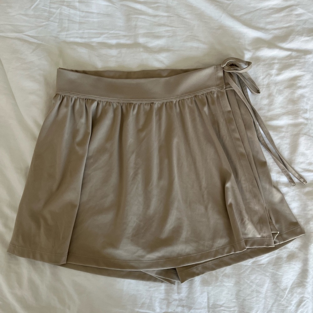 Madewell | Flex Wrap Skort in Khaki Size L